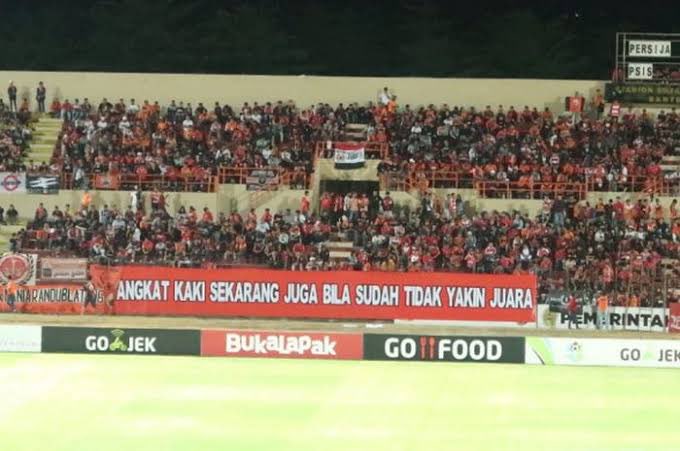 Banner ini pernah muncul di pekan 22 sebelum kelar liga di tahun 2018, hasil apa? ya kita juara di musim itu.