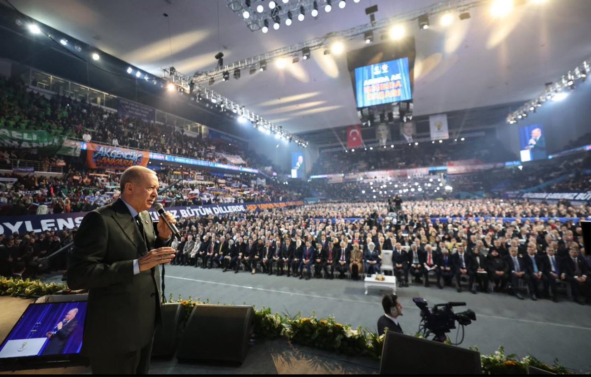 kad_samsun's tweet photo. Adında AK Işığında İstikbal 🇹🇷 

AK Parti olarak 8. Olağan Büyük Kongremizi büyük bir heyecan ve coşkuyla gerçekleştirdik. Türkiye Yüzyılı vizyonumuz doğrultusunda, milletimize hizmet yolunda kararlılıkla ilerlemeye devam ediyoruz. https://t.co/vLkIGHUlf0