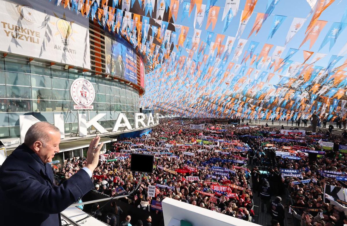 Adında AK Işığında İstikbal 🇹🇷 

AK Parti olarak 8. Olağan Büyük Kongremizi büyük bir heyecan ve coşkuyla gerçekleştirdik. Türkiye Yüzyılı vizyonumuz doğrultusunda, milletimize hizmet yolunda kararlılıkla ilerlemeye devam ediyoruz.