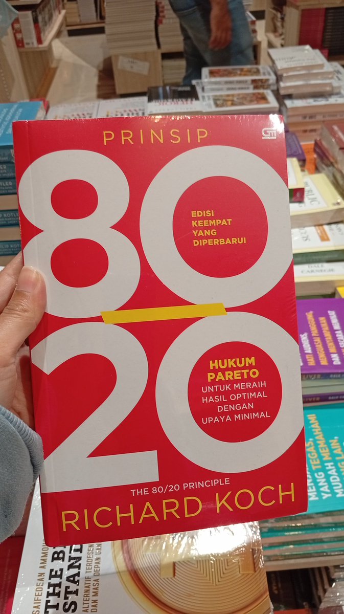 Lits! Halo, aku lg ada di Semesta Buku di Jakarta nihhh. Ini hari terakhir eventnya. Yg blm sempat ke lokasi mau cari buku incaran, boleh bgt nitip di aku yaaa. Lgsg join grupnya. Nanti aku muncul di komentar. Ditunggu ya teman2😍🥰💖✨