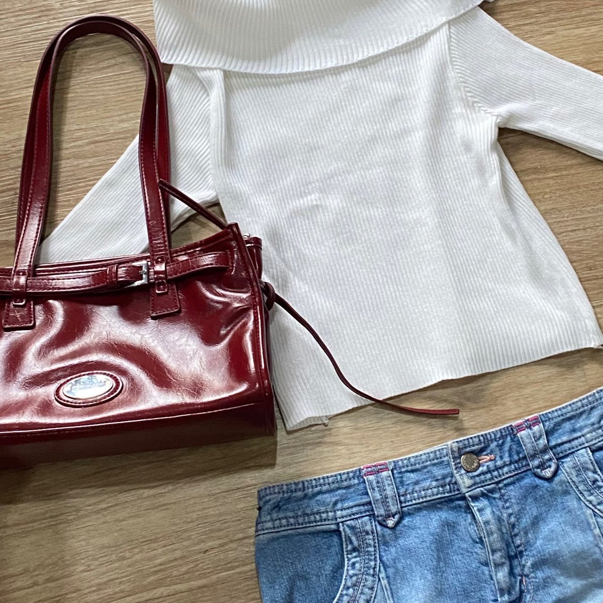 Enapat1's tweet photo. 👀 ปาดไหล่ไหมพรมแขนยาว มือ1ค่ะ
🏖️ 100 รวมส่ง from 249
⭐️ รีทวิต 95 

#ส่งต่อcintage #ส่งต่อstylist #ส่งต่อเสื้อผ้ามือสอง  #stylistshop #cintageshop #ส่งต่อเสื้อผ้ามือ2 #โล๊ะตู้เสื้อผ้า #vghbkk #โล๊ะตู้ #ส่งต่อcintageshop #ส่งต่อเสื้อผ้า https://t.co/iwuuqM9QOc