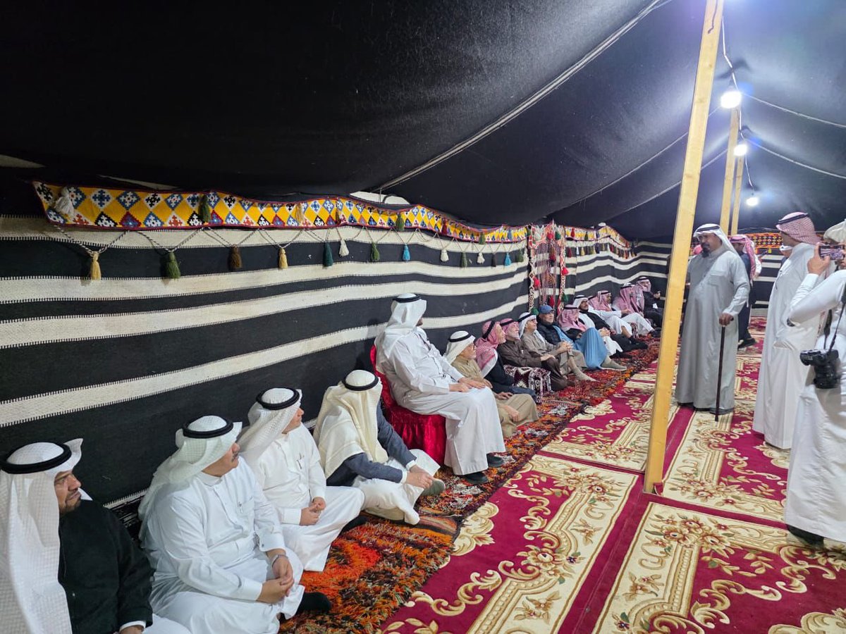 #يوم_التأسيس في عيون مجلس وادي القرى الثقافي بالعلا
<a href="/alquraculturall/">مجلس وادي القـرى الثقافي بمحافظة العـلا</a> 

#خبر_الرياض #العلا

نظَّم مجلس وادي القرى الثقافي بالعلا تظاهرة ثقافية جمعت نخبة من رجال الوطن الغالي، التقوا على حب الوطن، وجمعهم الاحتفاء بيوم التأسيس، وافتُتِح اللقاءُ بكلمة سعادة الدكتور/ سالم بن عبد