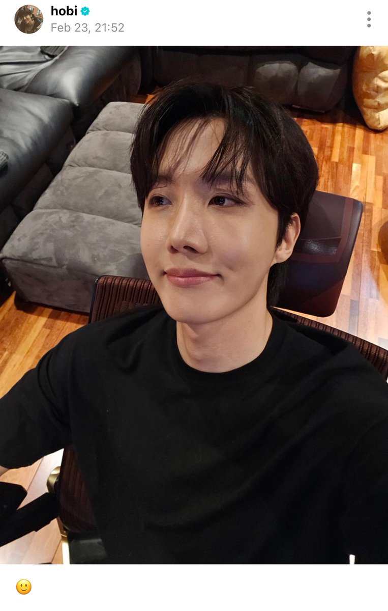 btsinthemoment's tweet image. hobi weverse post 

🐿️ 🙂