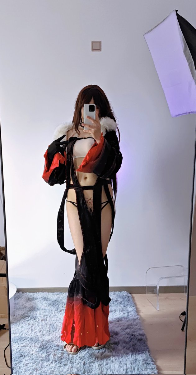 有月痴赞助的新衣服（明日更新） https://t.co/fTQLPUfRvk