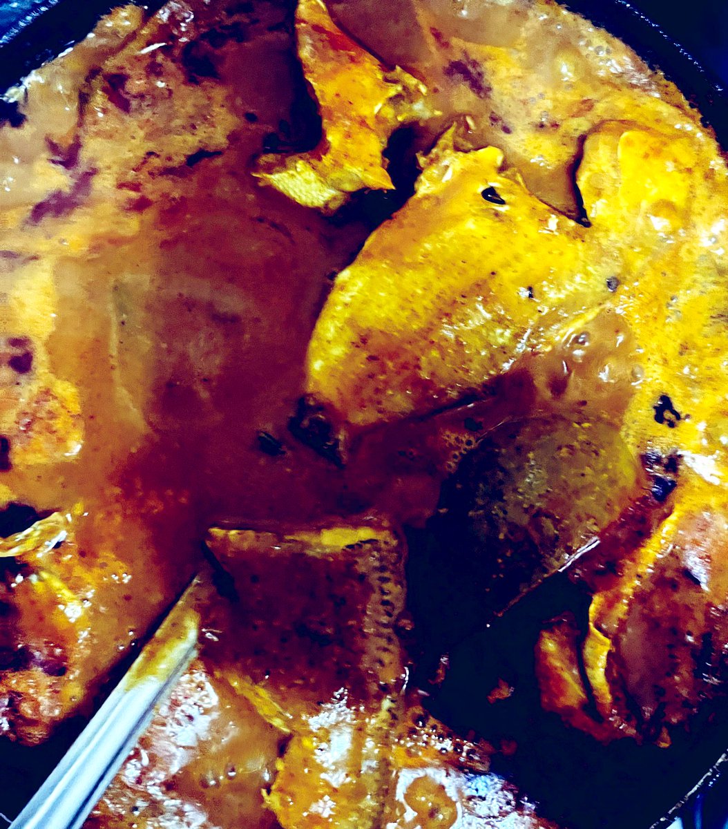 TwitsKEN's tweet photo. தட் அரைச்சு விட்ட மாங்கா மீன் குழம்பு .
#rosekitchen https://t.co/LK4V4Ii52Q