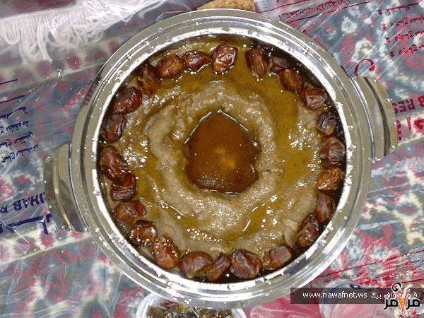 في ربيع الأبرار - يقال: فلان مُغل الإصبع، من أغل إذا خان، وهو الذي يَخد بإصبعه حتى يستسيل الودك إليه. وهو عيب عند العرب.