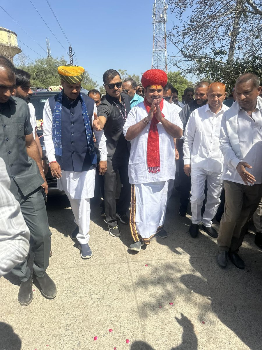 आज झालावाड़ में पूर्व विधायक श्री कैलाश जी मीणा के नवीन प्रतिष्ठान श्री नारायण मल्टीस्पेशलिटी हॉस्पिटल के शुभारंभ कार्यक्रम में सम्मिलित हुआ।
<a href="/iKailashMeena/">Kailash Meena</a>