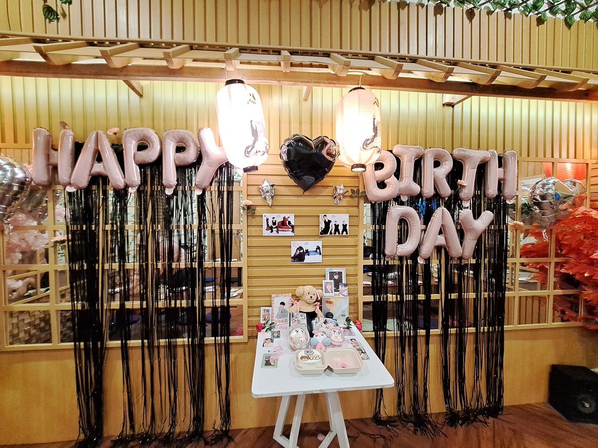 cherrybbuny's tweet photo. 🌹♥️ happy bday nodi, kyeom, nonie ♥️🌹
makasih udah ngadain event bday februari boy kak @mina9yu_k dan @racchimoon 🫶.
#ValebruaryBirthdayPartyEvent #DinoDay #DKDay #VernonDay https://t.co/aTZf1HHTSO