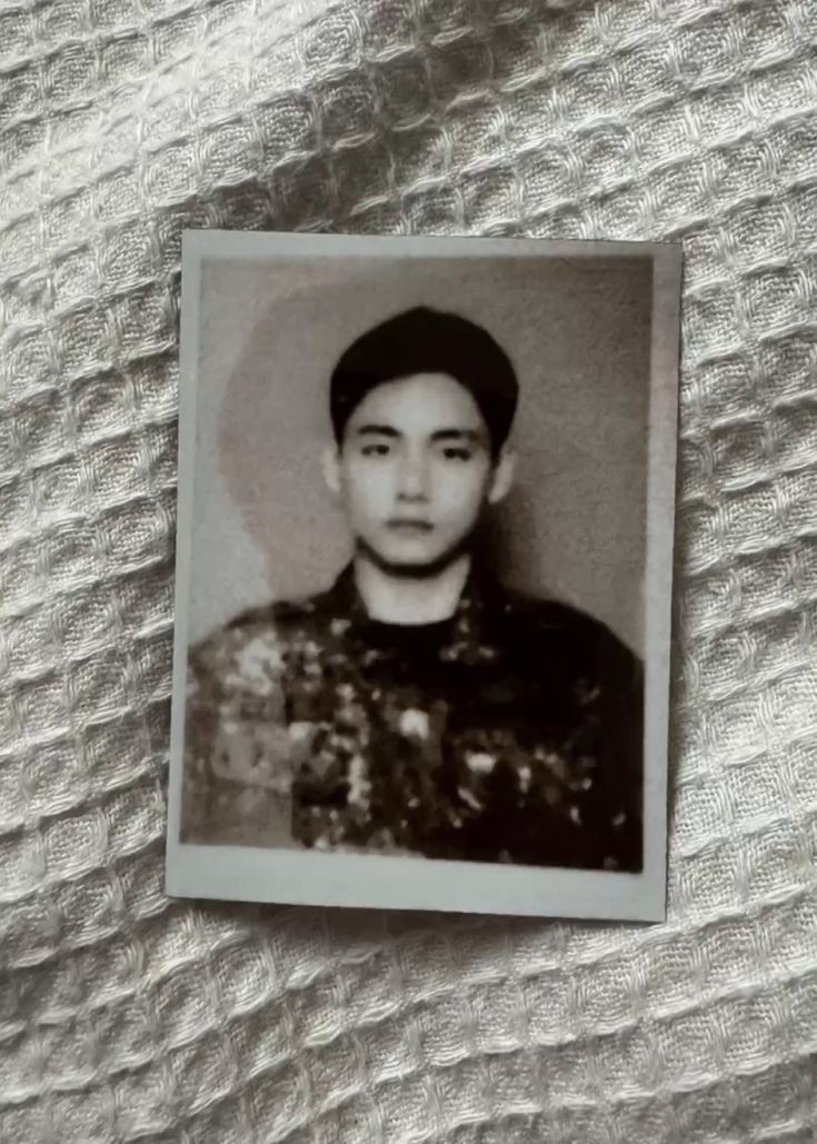 taeliaxsq's tweet photo. SERGEANT KIM TAEHYUNG
PROUD OF YOU TAEHYUNG
CONGRATULATIONS TAEHYUNG
#sergeantkim
#sergeantkimtaehyung
#proudofyputaehyung
#kimtaehyungiloveyou https://t.co/Jl6zB0YOs7