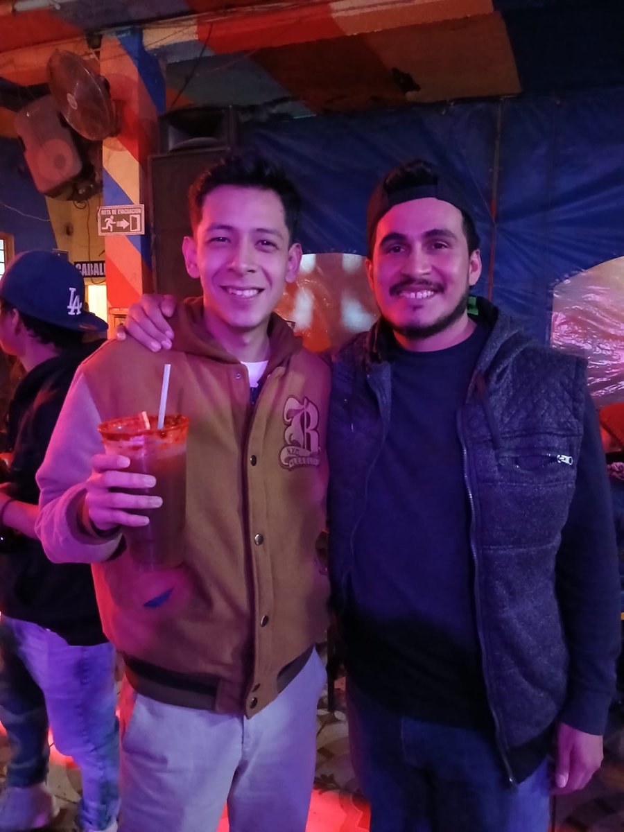 LuisUziel13's tweet photo. Hermanos de leche (mi ex me engañó con su ex) 🙄😆 #wateke #Monterrey #Tampico https://t.co/KO7wI6Wj4t