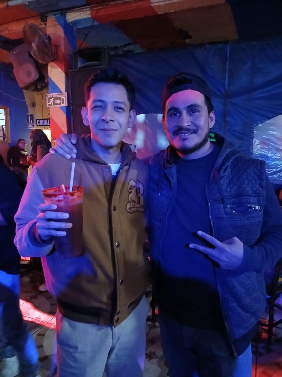 LuisUziel13's tweet photo. Hermanos de leche (mi ex me engañó con su ex) 🙄😆 #wateke #Monterrey #Tampico https://t.co/KO7wI6Wj4t