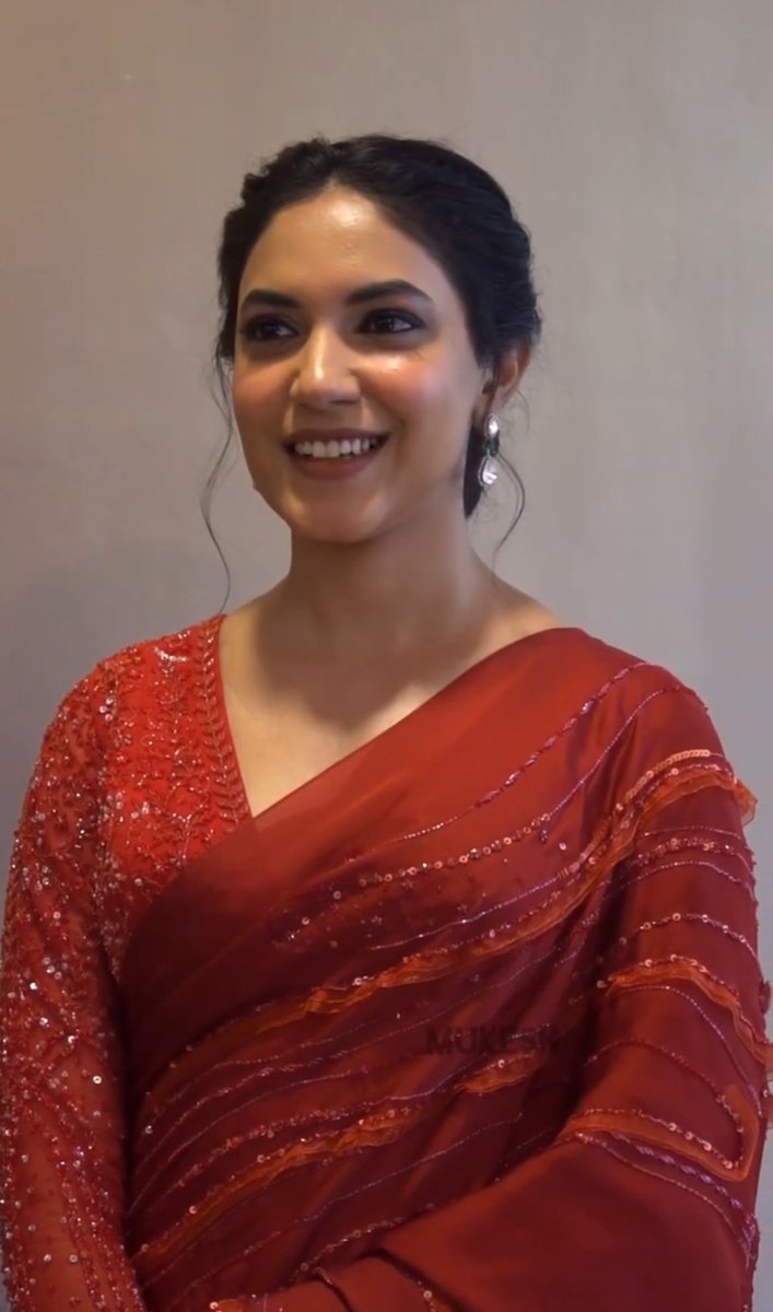 RituVarma_FC's tweet photo. Gorgeous #BabyMa @riturv at #Mazaka trailer launch event 
#MAZAKATrailer 
#Mazakaonfeb26
#RituVarma https://t.co/h0t7wtmnXj
