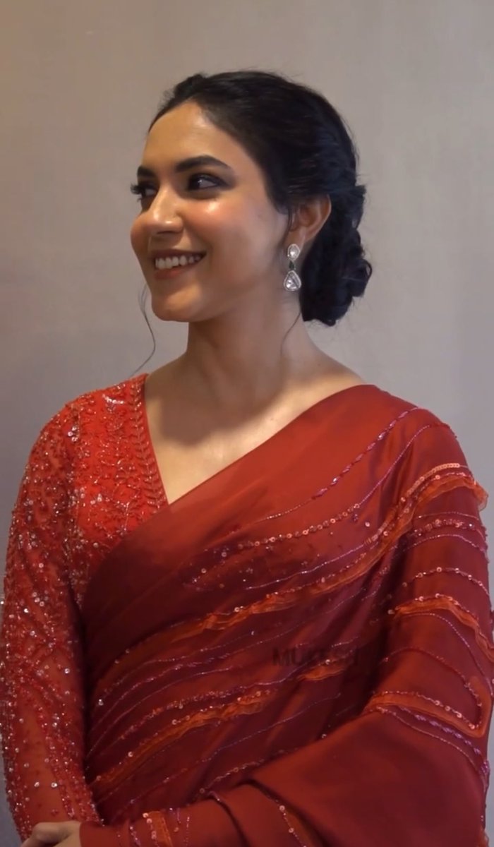 RituVarma_FC's tweet photo. Gorgeous #BabyMa @riturv at #Mazaka trailer launch event 
#MAZAKATrailer 
#Mazakaonfeb26
#RituVarma https://t.co/h0t7wtmnXj