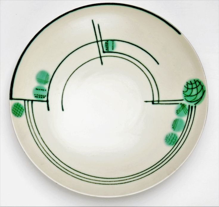 Plate, c.1928 by Grete Marks (1899-1990), ceramic artist and a Bauhaus student #womensart