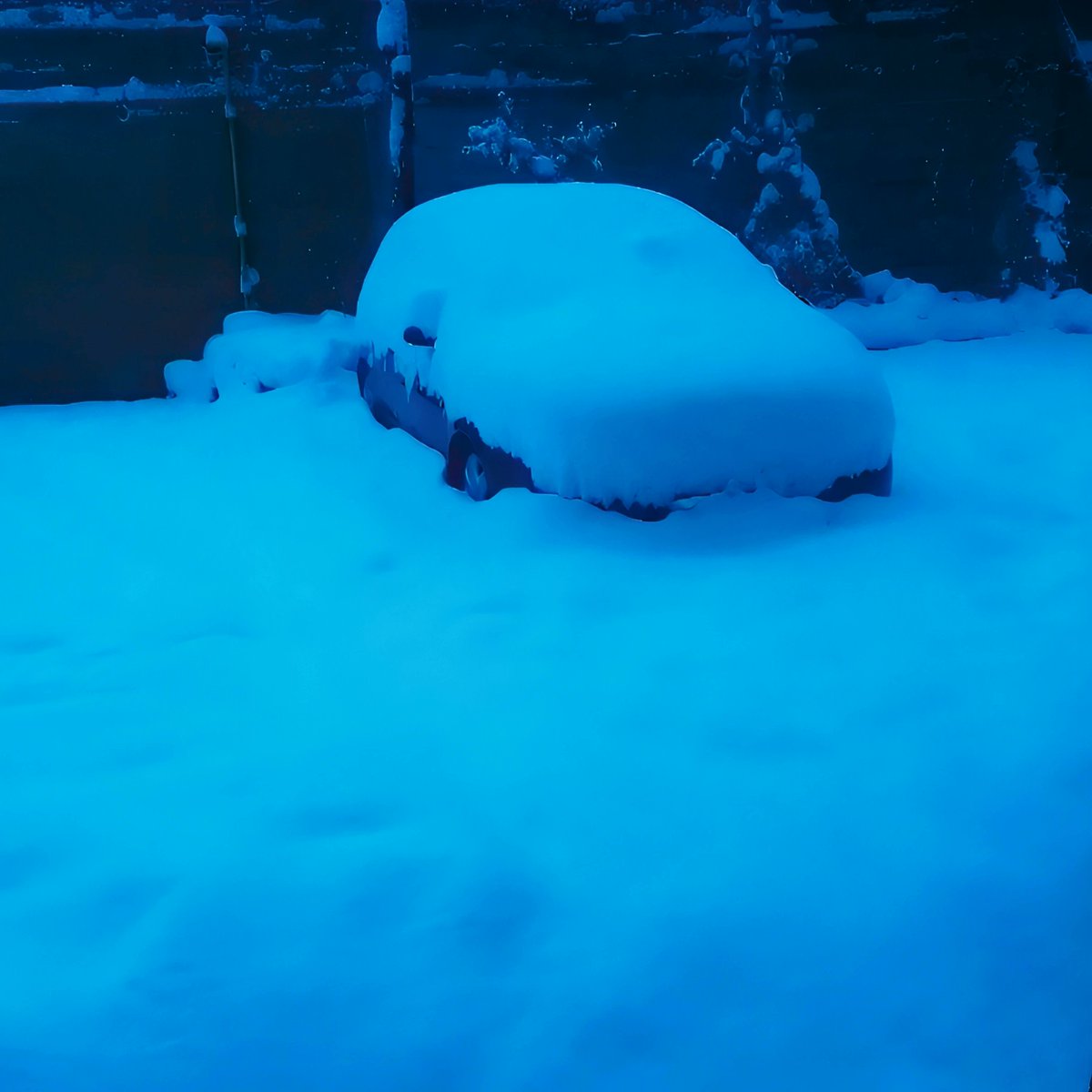 9huseyinozcelik's tweet photo. ❄️❄️❄️❄️❄️🚗❄️❄️❄️❄️
#Samsun
#SnowyCar
#WinterBlizzard
#FrozenVehicle
#IcyLandscape
#SnowCovered
#QuietWinter
#BlueSnow
#ArcticScene
#ChillyMorning
#SnowySilence https://t.co/s8SI8GQKm5