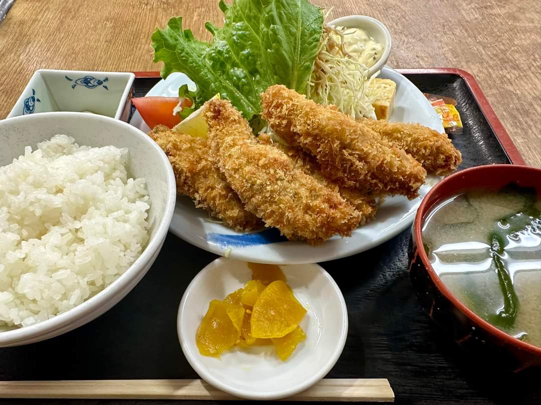 市場でも牡蠣が明らかに激減、高騰しておりますが、シーズン中はなるべく提供できるように努力いたします。但し例年よりは終わりは早い見込みです。

#カキフライ定食