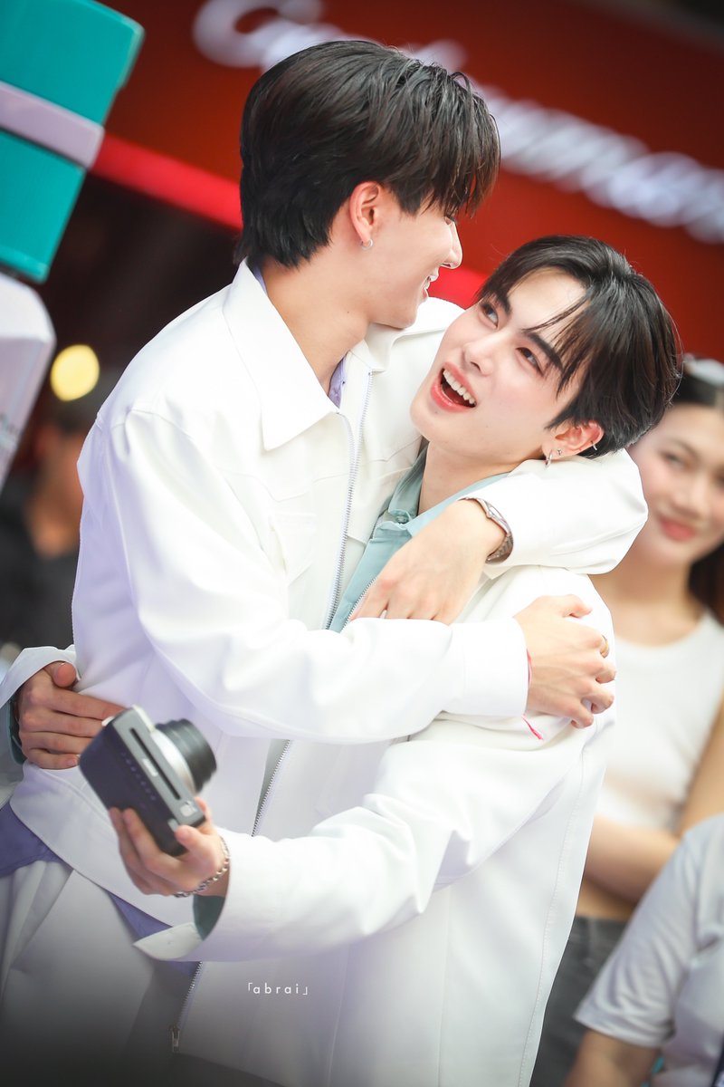 oasinus's tweet photo. ไม่มีใครเอาอะไรแล้ว นอกจากกอดกันเอง

HOUSE OF HAPURE X PERTHSANTA

#LOrealHAPurexPerthSanta
#PerthTanapon #Santapp
@perthppe @Ppsanta https://t.co/PFTc6pUehm