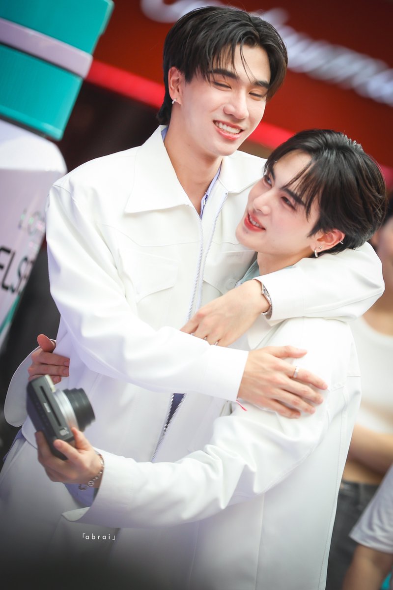 oasinus's tweet photo. ไม่มีใครเอาอะไรแล้ว นอกจากกอดกันเอง

HOUSE OF HAPURE X PERTHSANTA

#LOrealHAPurexPerthSanta
#PerthTanapon #Santapp
@perthppe @Ppsanta https://t.co/PFTc6pUehm
