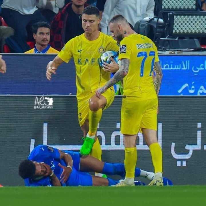 ujo50's tweet photo. ياخي من بعد ذي اللقطة البليهي ماشاف الخير مع الهلال !
#الهلال_الاتحاد 
#الاتحاد_الهلال https://t.co/83l68wcx53