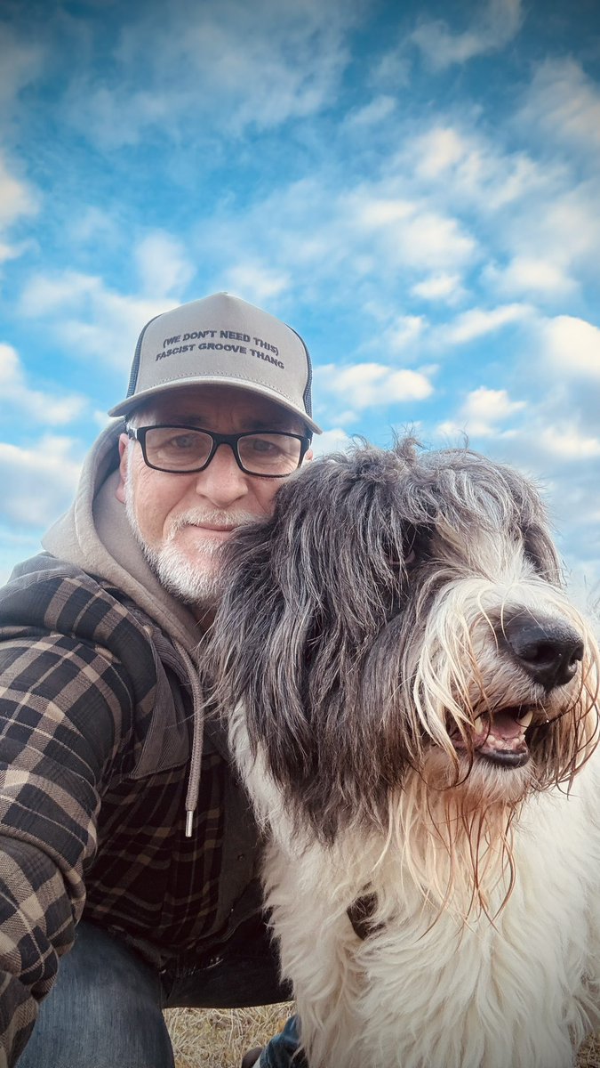 “We don’t need this fascist groove thing”
Heaven 17, 1981

Heute so wichtig wie damals. Nie wieder!
Stimmt bitte heute mit Kopf und Herz ab und nicht mit den Füßen. Tretet nicht auf unser Grundgesetz sondern entscheidet euch für Demokratie und gegen Extremismus.

Danke.