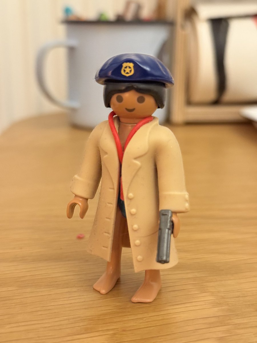 Hrajeme si s Playmobilem a najednou koukám, že jsem poskládal členku skupiny Baader-Meinhofová.