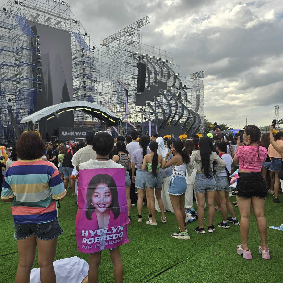 Philippine Concerts tweet media