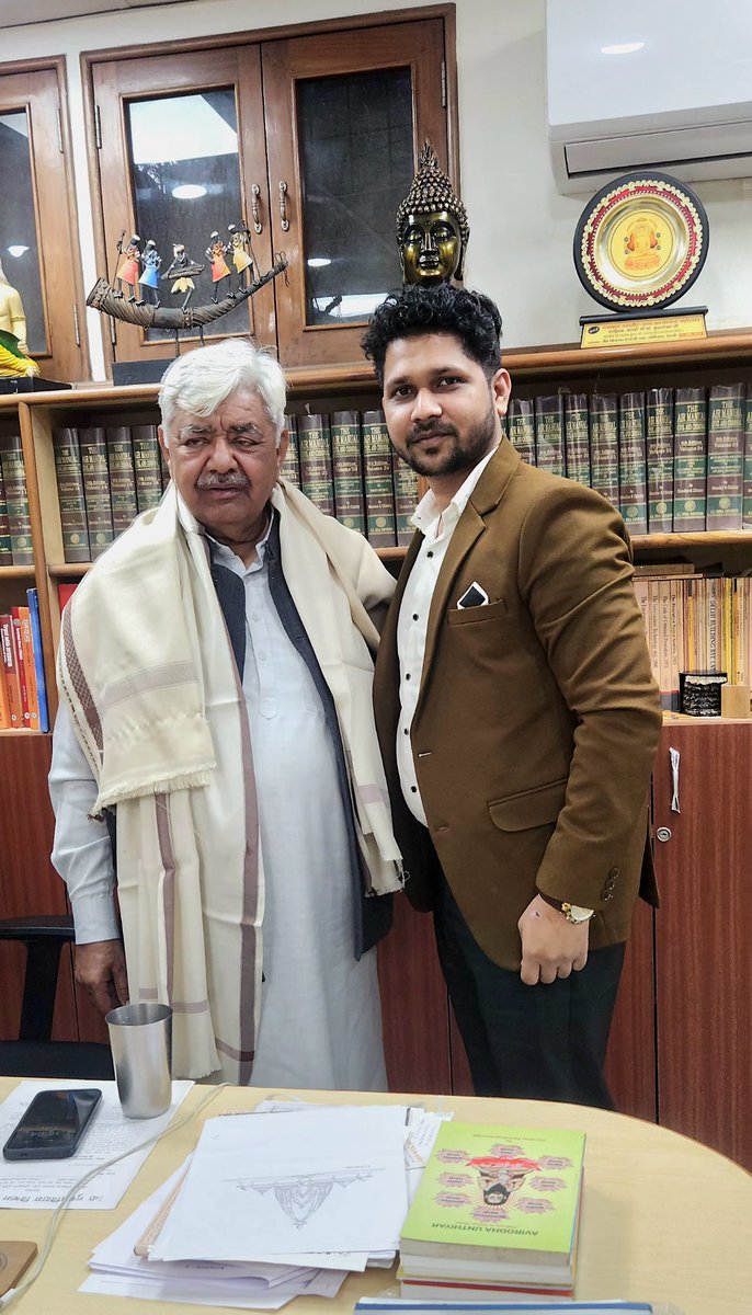 RahatAliWarsi_'s tweet photo. आज विश्व हिंदू परिषद के कार्यकारिणी अध्यक्ष #आलोक_कुमार जी से भेंट कर महत्वपूर्ण विचार-विमर्श किया। इस दौरान दिल्ली में भी भाजपा सरकार बनने की शुभकामनाएं दीं और संगठन की मजबूती को लेकर चर्चा हुई।

#BJP #VHP #Delhi #ModiAgain #Unity #PoliticalStrategy https://t.co/Isn6XPAwCQ
