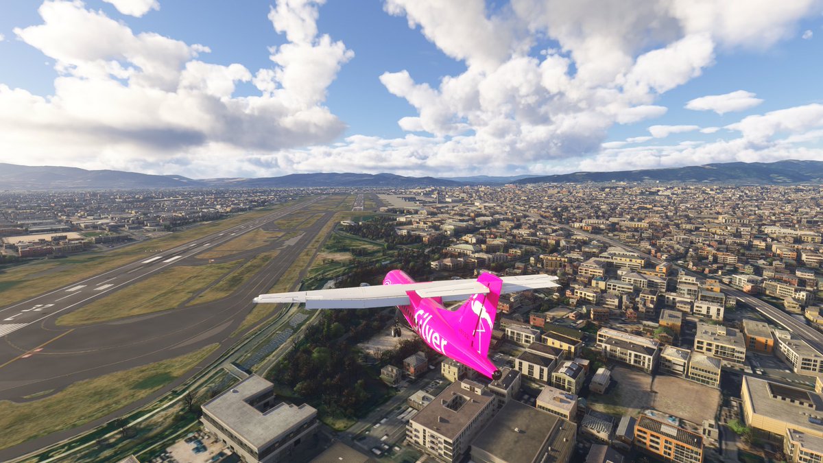 WhiteDearMonk's tweet image. フライトプラン #XBOX に持って来れたやん😀
まだ #SimBrief 初めてやから全然やけど、ワールドマップから持って来られへんやつには有効やな👍

しかし、リアルウエザーにしてたら、横風が、、、😅ｺﾜｲｺﾜｲ

#MSFS #MSFS2024 #FS2024