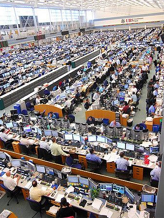 Excel is the most used analytics software of the last 37 years.

But most aren't using it to their full potential.

Here are 8 hacks you need to know: