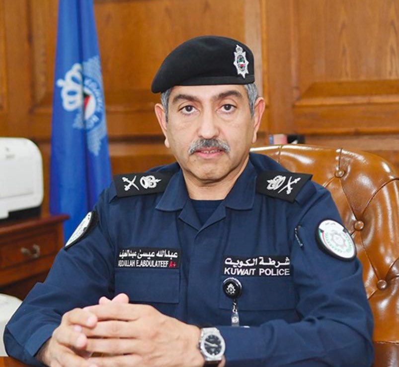 الوكيل المساعد لشؤون الأمن العام 
اللواء / عبدالله الرجيب
تم إحالتك التقاعد وأنت نظيف اليد والقلب ،،ولكن من ظلمك اليوم يذوق العذاب وهو يعلم أنك مظلوم ،،تبقى قدوه لزملائك