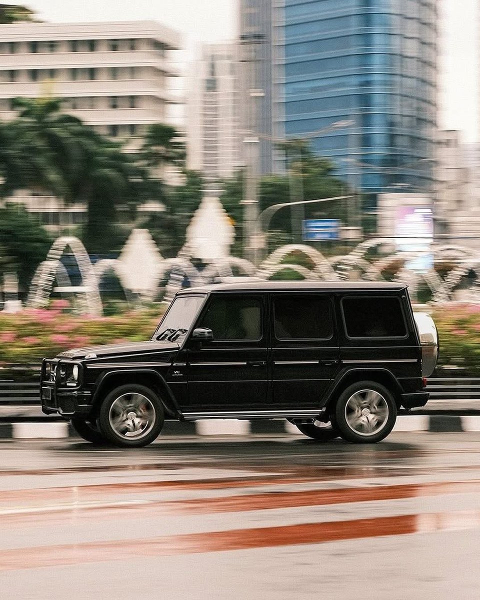 Gクラス ・ラダーフレームは、路面の凸凹や段差を乗り越える際に、岩場などで優れた走破性を発揮する1990年～2018年(w463)前後リジッドアクスルサスペンション。#w463_ラダーフレーム #w463_リジッドアクスル #w463_前後リジッドアクスル2018年最終型 #w463_リジッドアクスルサスペンション