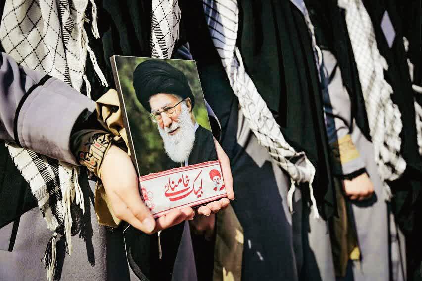AM_yavar's tweet photo. #إنا_على_العَهد، تَحت رأیة الخامنئي
و این آخرین کلام ماست.. https://t.co/82pqJBnFRR