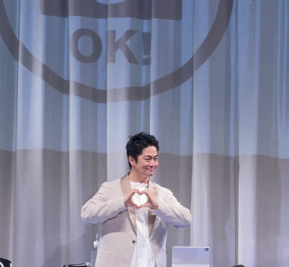 Nuts_Coco_'s tweet photo. 福山潤断髪式…
もう最高の一言！！！！
お客さんに髪型は選ばせるは、切った後の写真撮影可…
サービス精神がすごい…神！！！！

#福山潤断髪式 
#ジュンリボーン https://t.co/xwk5svkRMc