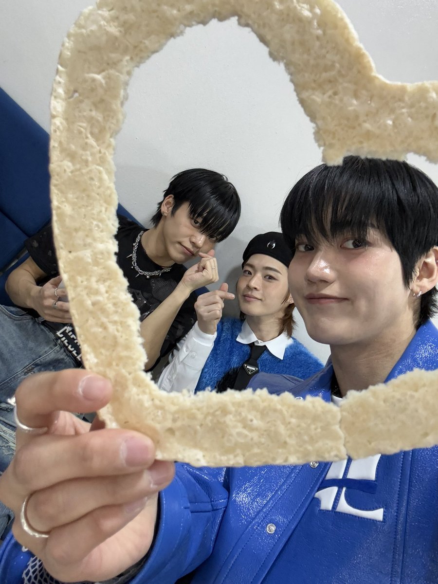 온앤오프 (ONF) tweet media