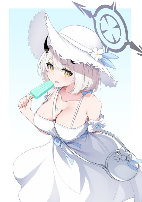 トリミングしていない白ワンピが似合う女 