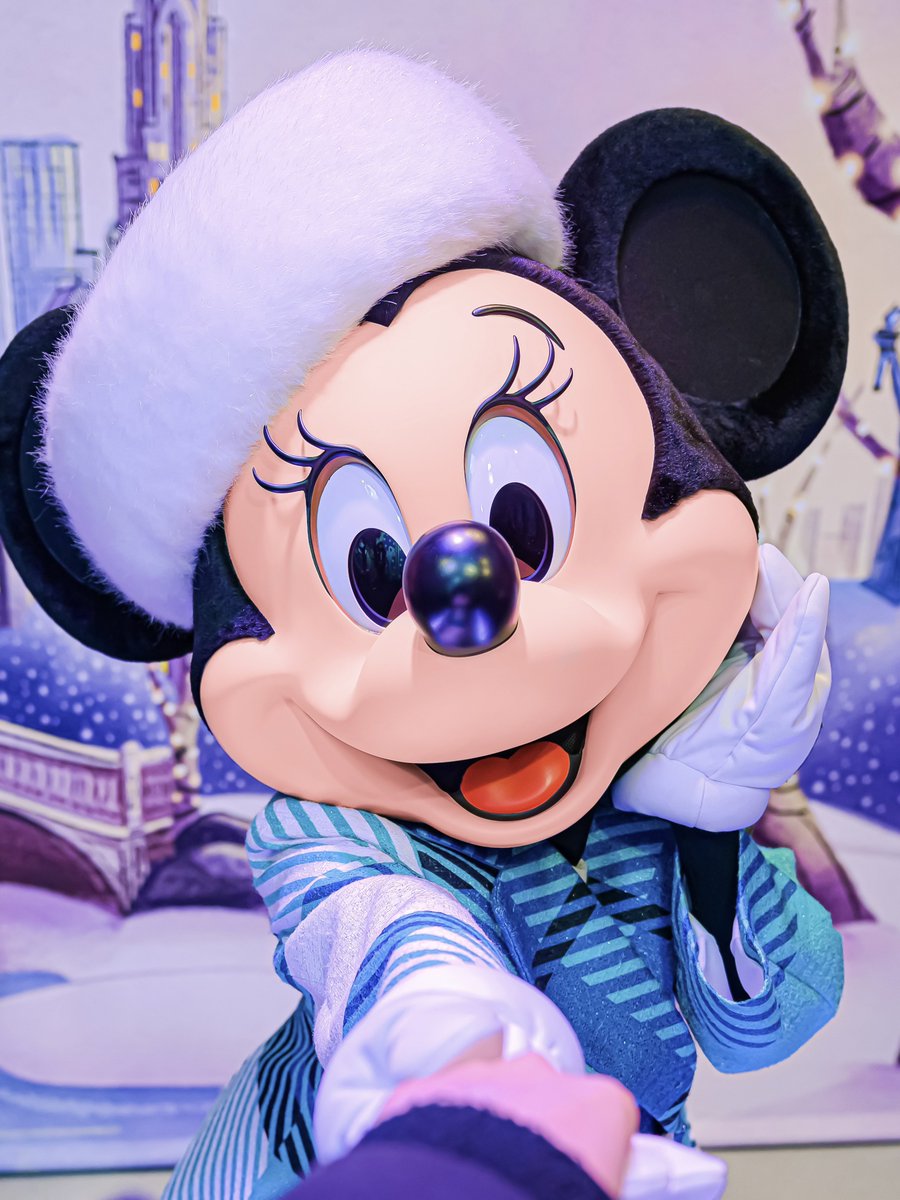 まさかの手繋いで撮ろうって言ってくれた😭😭
ありがとうミニーちゃん😭💙