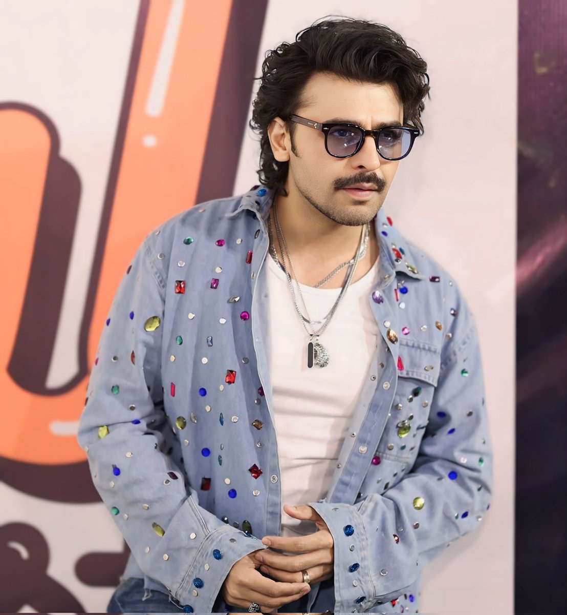 Farhannsaeedfc's tweet photo. Bu stil ile ✨️🔥❤️
#Farhansaeed #Soulfest #islamabad #pakistan #music #concert #FarhanSaeedTurkeyfc https://t.co/aUmJk4GqH2