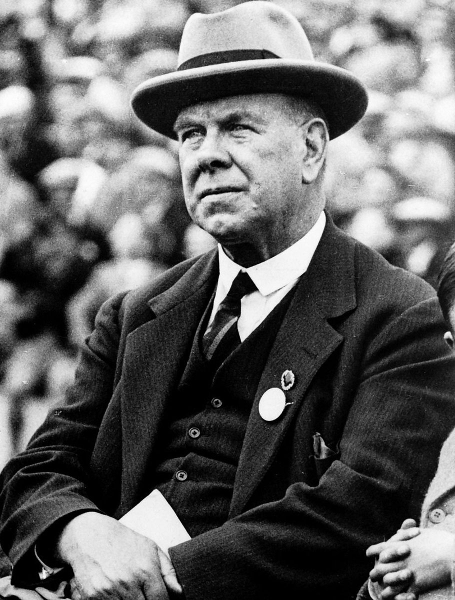 85 years ago, in February 1940, a remarkable chapter in Celtic’s history came to an end. 

After more than five decades at the club (as player and manager), Willie Maley finally left Celtic.

This thread tells his story.

1/22

#Celtic #CelticFC