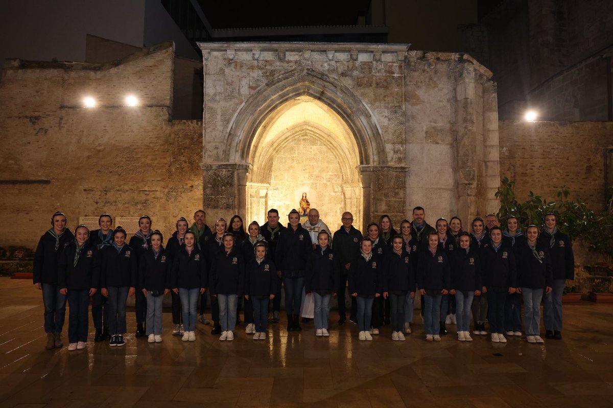 Junta Central Fallera (@jcf_valencia) on Twitter photo ⛪ Les FFMMV, Berta Peiró i Lucía García, i les seues CCHH han fet l’ofrena i pregària a Santa Bàrbara, patrona de la pirotècnia, a Sant Joan de l’Hospital.
✨ Amb elles, la <a href="/fallacorona/">Mossén Sorell-Corona</a>, impulsora d’esta emotiva iniciativa.
#Crida25 #Falles25
📸 <a href="/Fotofilmax/">Fotofilmax Fotógrafo</a> ⛪ Les FFMMV, Berta Peiró i Lucía García, i les seues CCHH han fet l’ofrena i pregària a Santa Bàrbara, patrona de la pirotècnia, a Sant Joan de l’Hospital.
✨ Amb elles, la <a href="/fallacorona/">Mossén Sorell-Corona</a>, impulsora d’esta emotiva iniciativa.
#Crida25 #Falles25
📸 <a href="/Fotofilmax/">Fotofilmax Fotógrafo</a>
