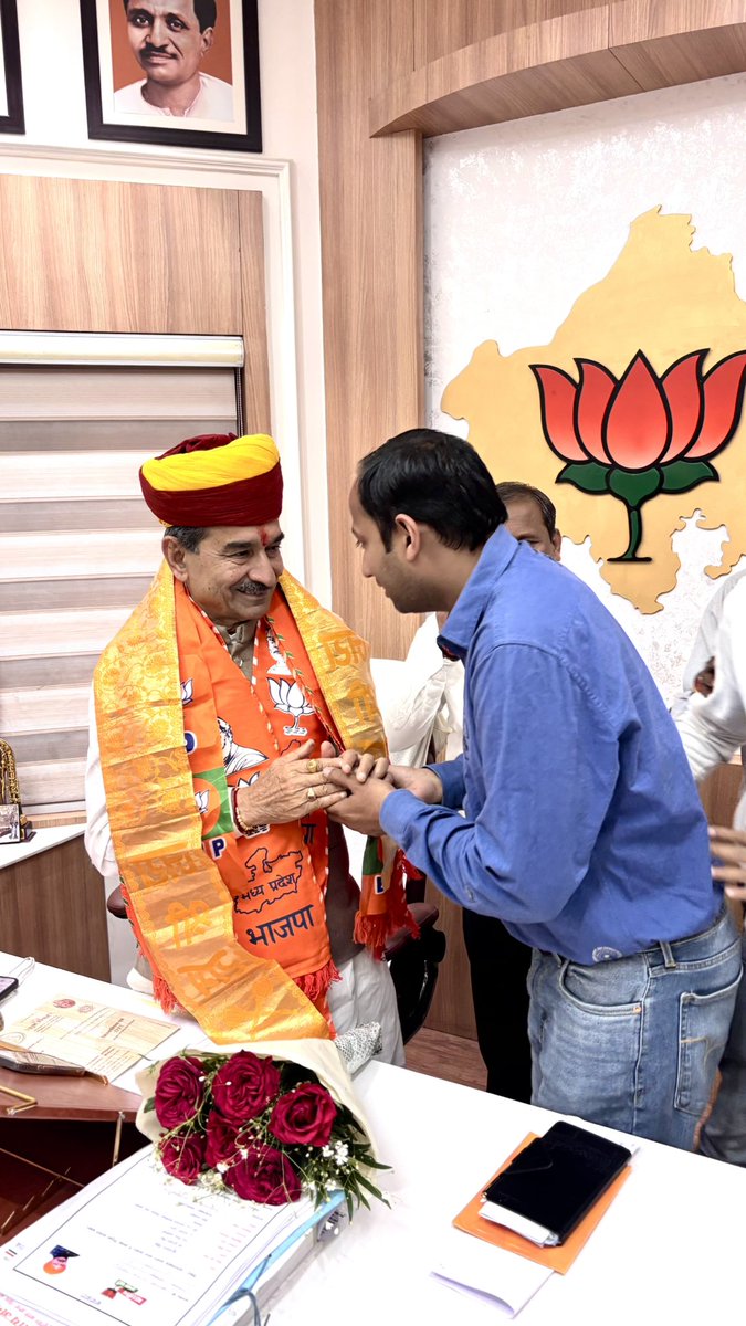 आज भारतीय जनता पार्टी राजस्थान के नव-निर्वाचित प्रदेश अध्यक्ष श्री मदन राठौड़ जी से भेंट कर उन्हें इस महत्वपूर्ण जिम्मेदारी के लिए हार्दिक बधाई एवं शुभकामनाएँ प्रेषित की।

आपका संगठनात्मक अनुभव, नेतृत्व क्षमता और समर्पण पार्टी को नई ऊर्जा प्रदान करेगा।
<a href="/madanrrathore/">Madan Rathore</a>