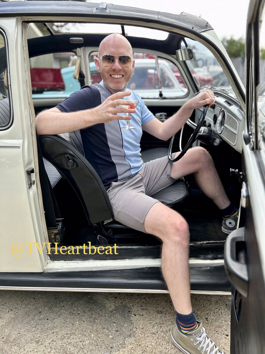 TvHeartbeat's tweet image. For #SideViewSunday; channelling my inner Gina Ward…a #babycham with a cherry and her VW. Happy Sunday everyone! #Heartbeat 🤍