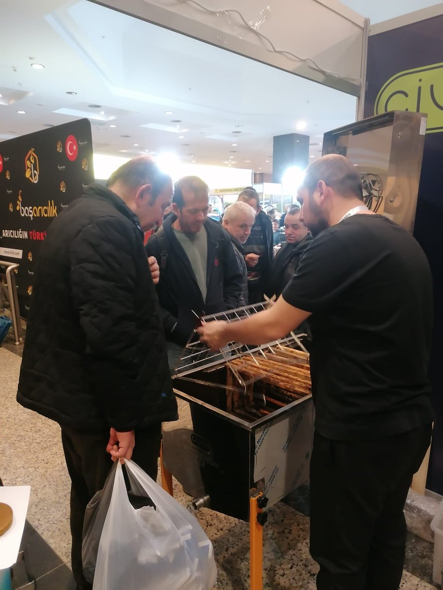 CivanBursa's tweet photo. Bugün son gün ama hala vaktiniz var, standımıza bekliyoruz  , "Haliç Kongre Merkezi"
#civan #arıcılık #arıcılıkmalzemesi #kalite #standart #inovasyon #civanovasyon #teknoloji #ARGE #yapayzeka #prototip #CapCov #oksalikasit https://t.co/dg9gY0aTrE