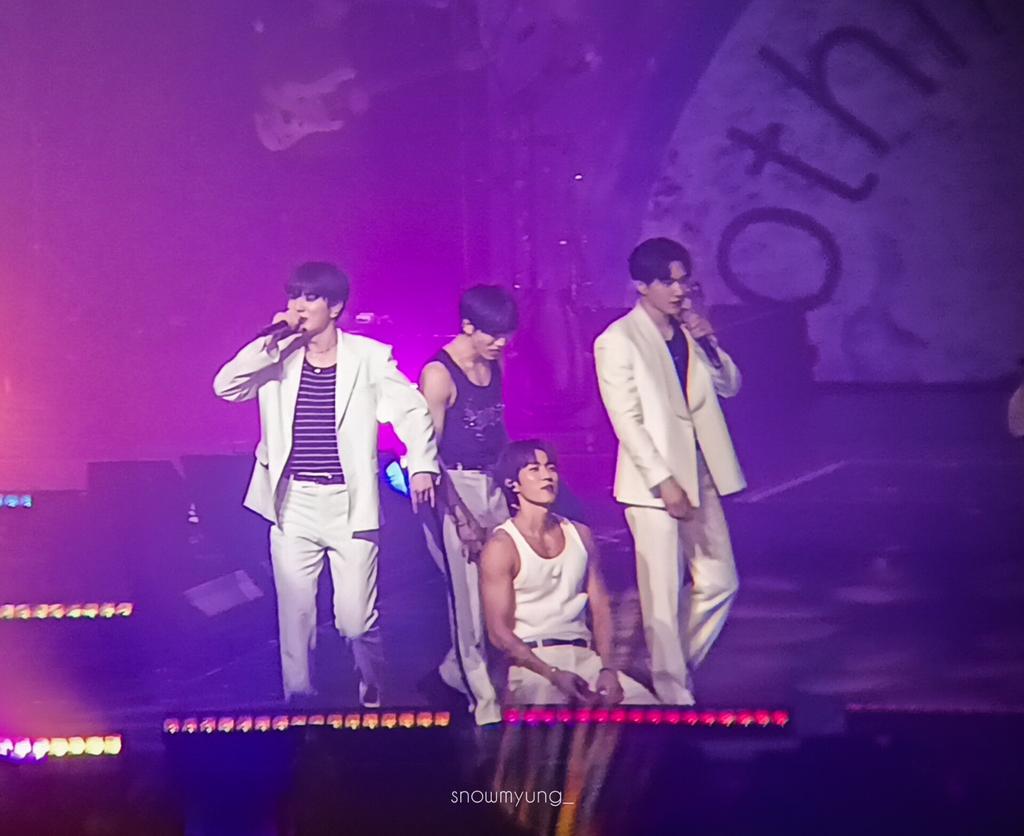 yeol on his knees begging for his life🤣