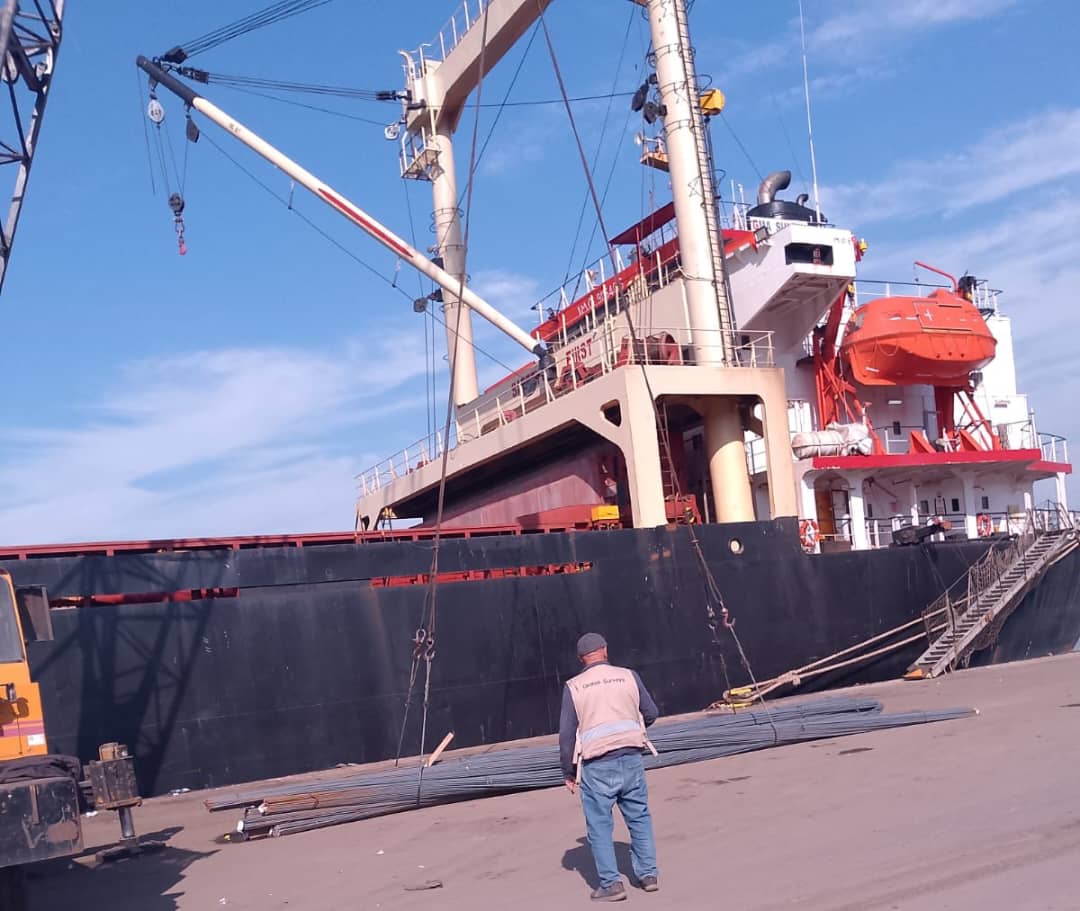 Global_Surveys's tweet photo. Unloading deformed reinforcing #Steelbars at Beirut port!  #Beirut, #Lebanon
We guarantee efficient handling and delivery to their final destination! ✅
As a committed member of the industry, we prioritize safety and reliability in our services around the world. 🌎🌎#ISO17020 #GS https://t.co/C9KusUwWcU