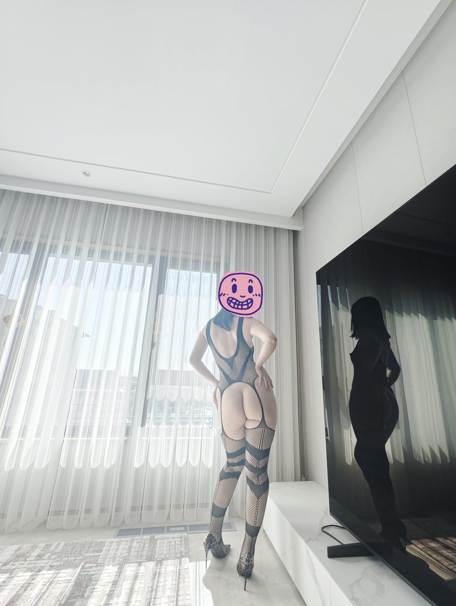 黑丝细腰巨臀_留梦 tweet media