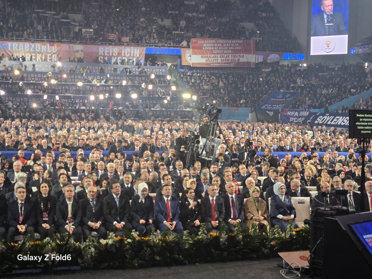 Bu bir aşk hikayesi...
#AdındaAK