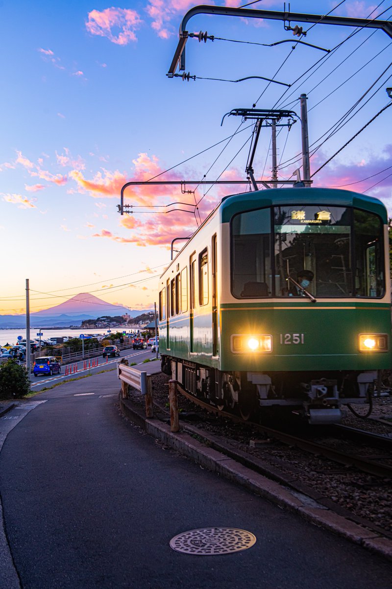 haskap1017's tweet photo. 今日は富士山の日なので江ノ電富士山をどうぞ https://t.co/U7FYPjktJ6