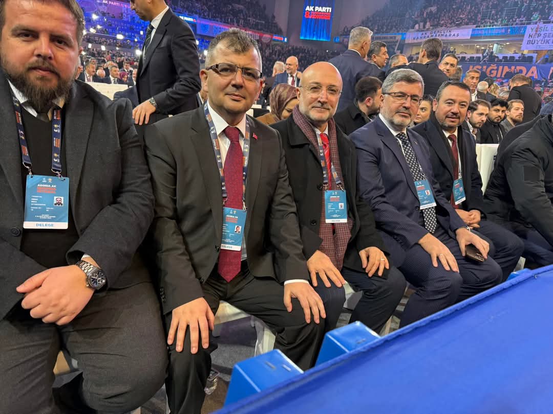 serkankoyuncu03's tweet photo. Afyonkarahisar Delegasyonu olarak, Büyük Kongremizde Sayın #Cumhurbaşkanımızı bekliyoruz, Hasretle Özlemle… 

Vuslata az kaldı.
#AKParti
#AdındaAKIsığındaİstikbal https://t.co/NkHZk9WdOR