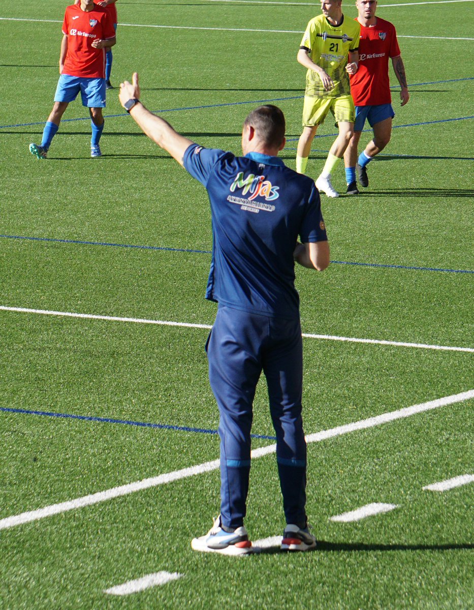 Esteban muñoz tweet media