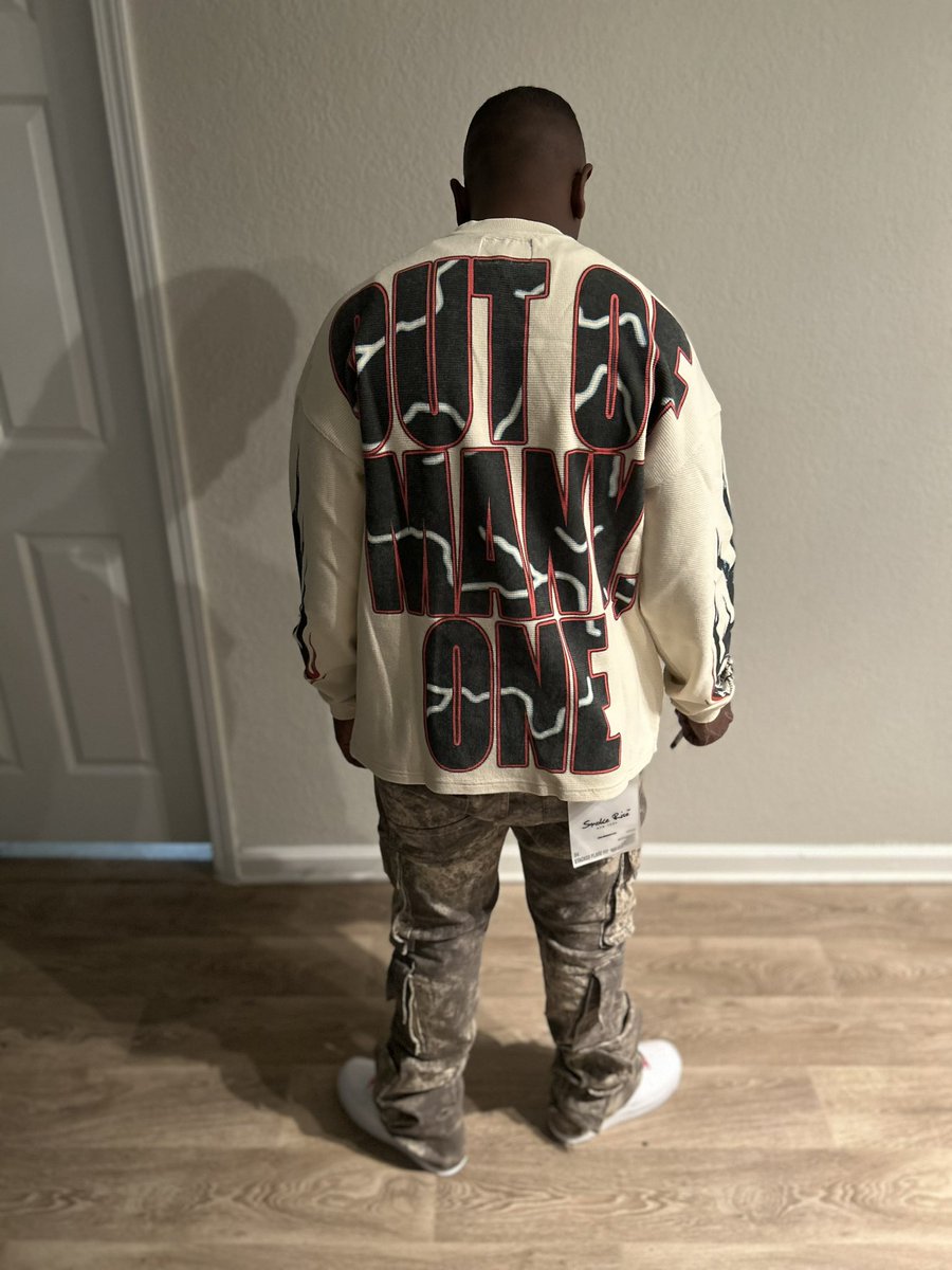 448ndscale's tweet image. Mama handed me a bible told me Read it The way her son living, she know that I really need it #HAPPYBIRTHDAYTOME #LLTOOLIERAW🕊️#LLSLUMP🕊️#LLMAYBO #LLJPAYPA